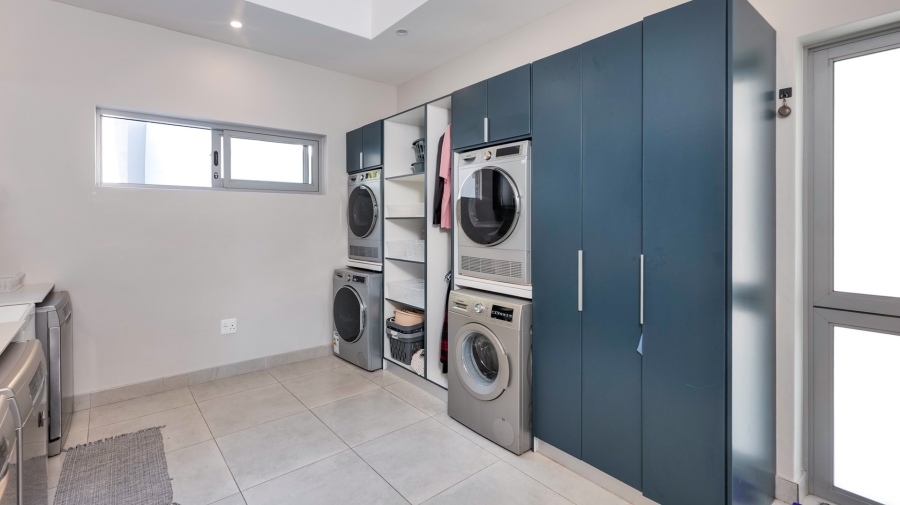 5 Bedroom Property for Sale in Agulhas Western Cape